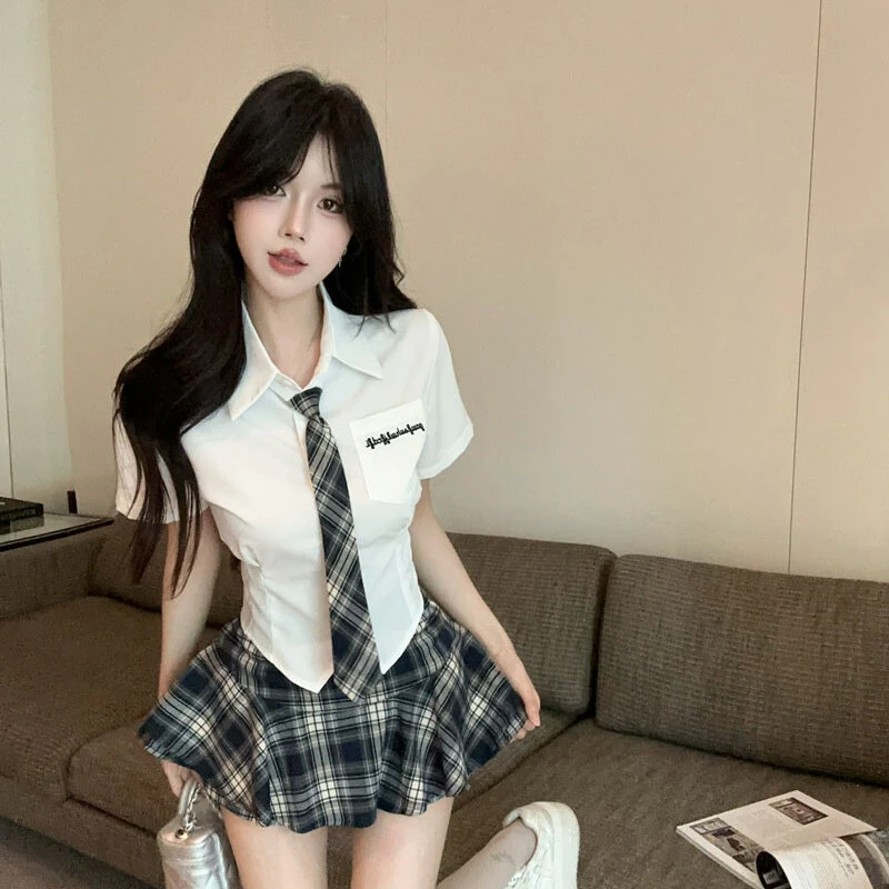 学院风JK制服套装女夏小个子辣妹减龄短袖刺绣衬衫格子短裙两件套