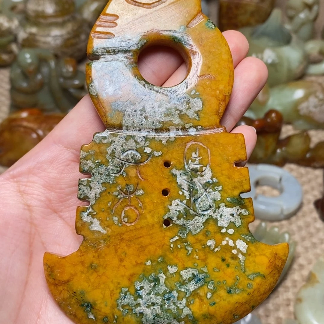 蛇纹石玉未镶嵌颈饰