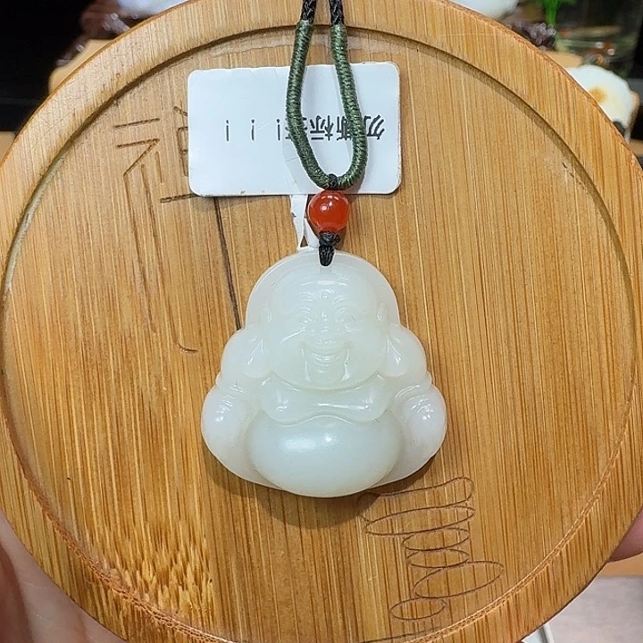 和田玉未镶嵌吊坠(赠链)