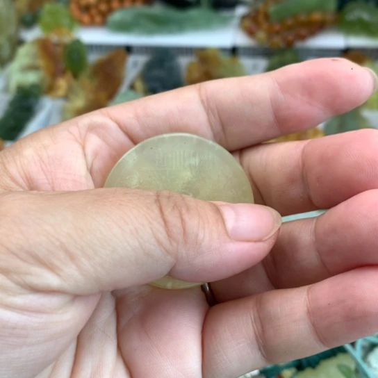咖***罗未镶嵌蛇纹石玉颈饰