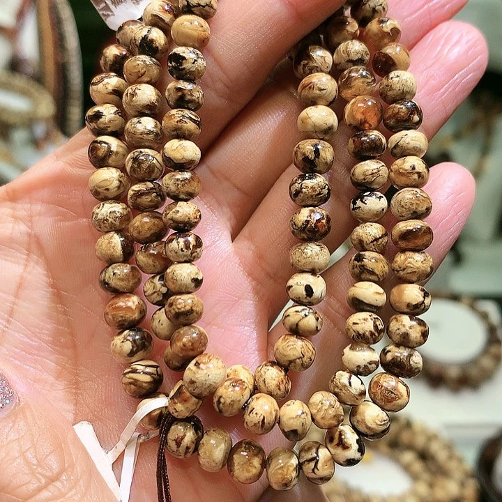 琥珀裸石未镶嵌7m花