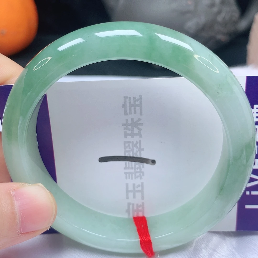 翡翠手镯未镶嵌57圈口