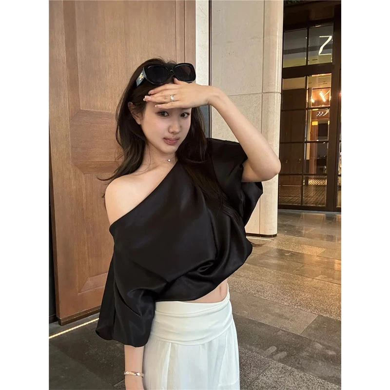 2025夏季新款简约时尚设计感斜肩宽松T恤上衣百搭显瘦直筒长裤女