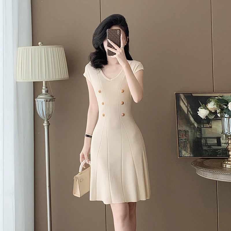 夏日绝美小裙子2025年新款小众无袖时尚高级感冰丝法式连衣裙女夏