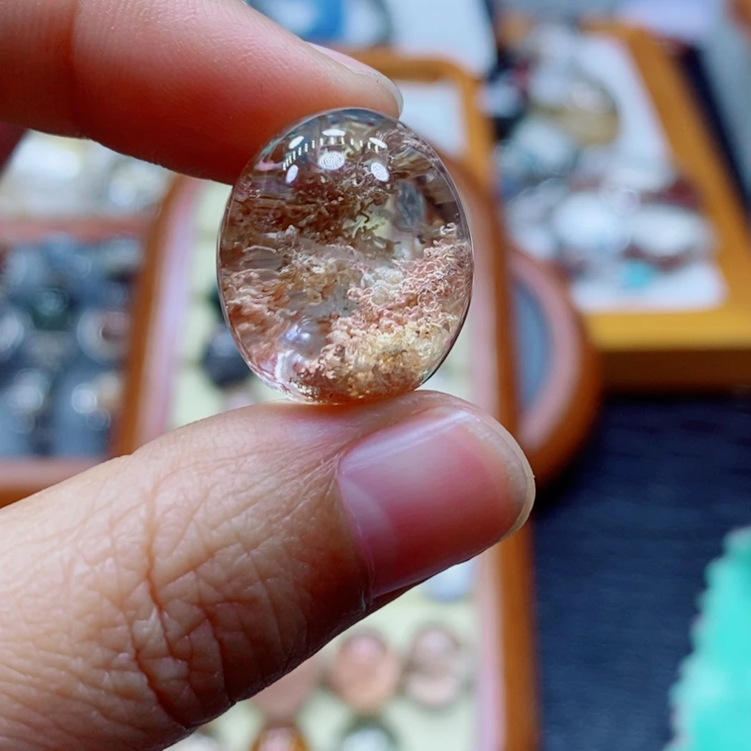颈饰未镶嵌水晶会****?水晶
