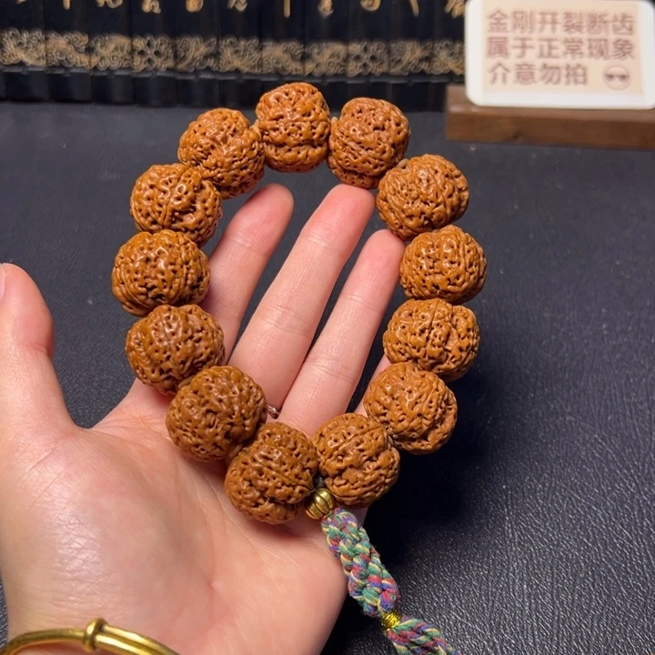 手串金刚菩提爆肉菠萝蜜蜂王