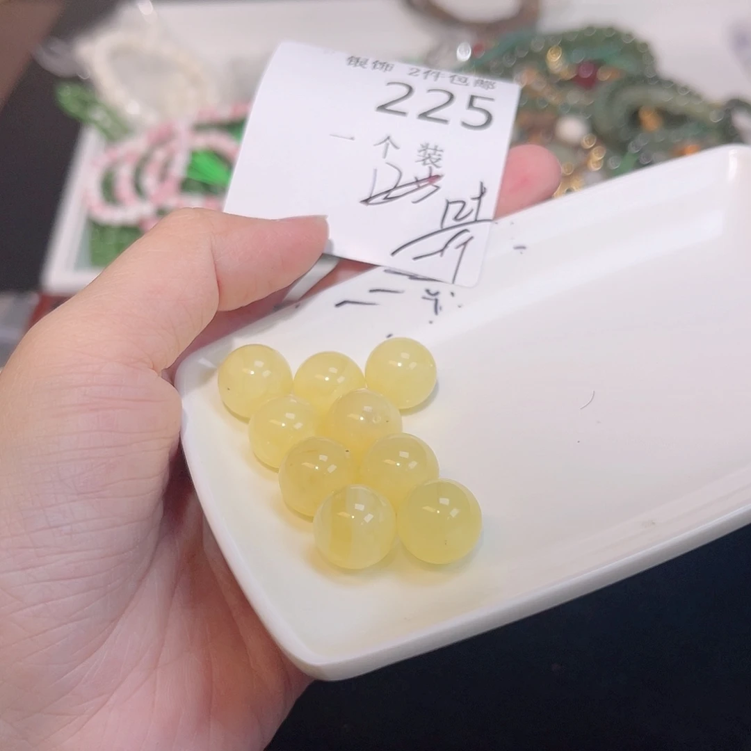 未镶嵌珠宝半成品水晶225 。