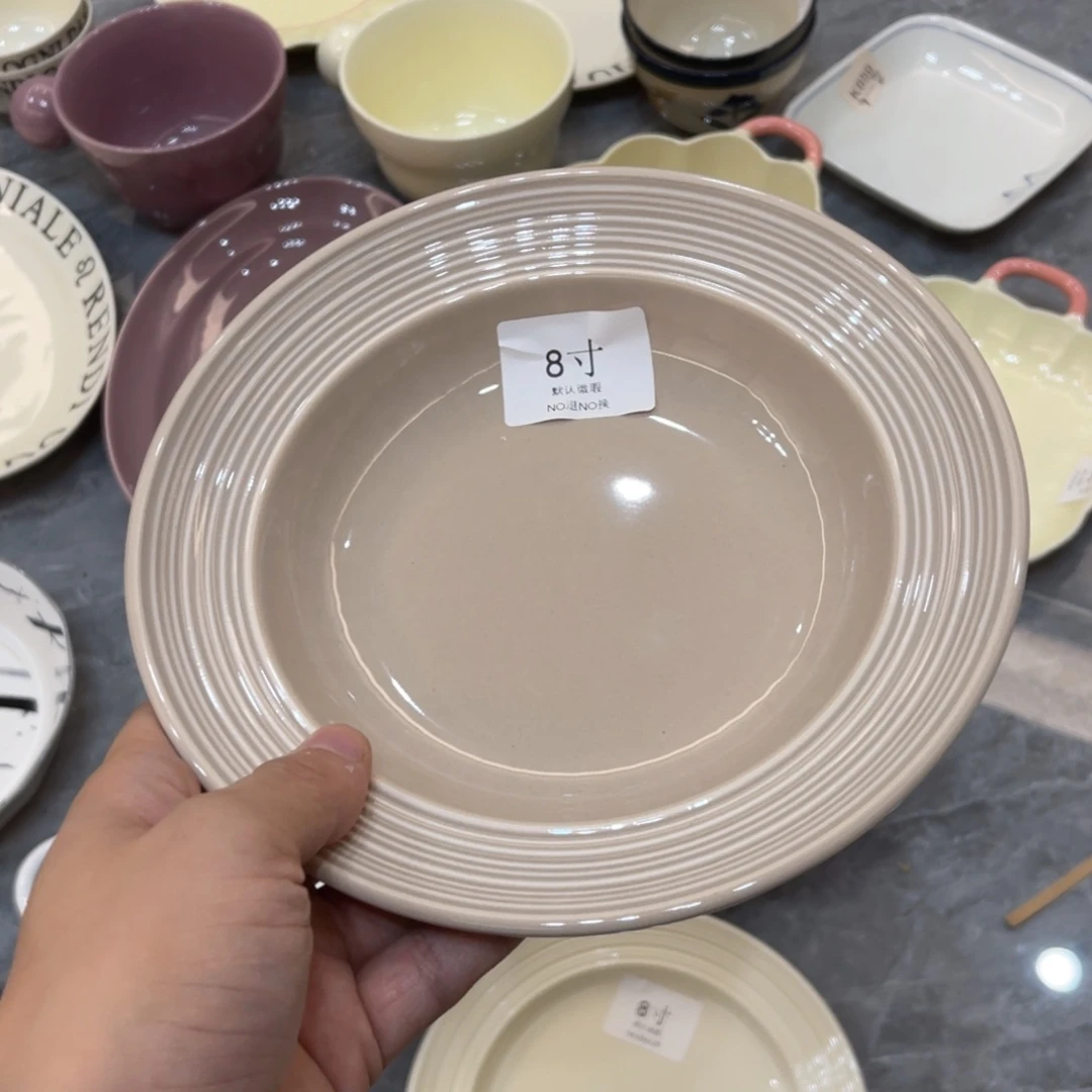 陶瓷微瑕餐具介意勿拍，满18飞！