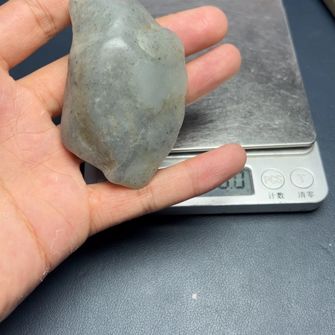 未镶嵌和田玉（糖玉）挂件