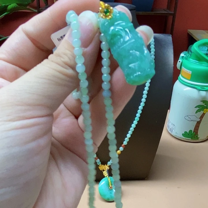 翡翠未镶嵌颈饰吊坠