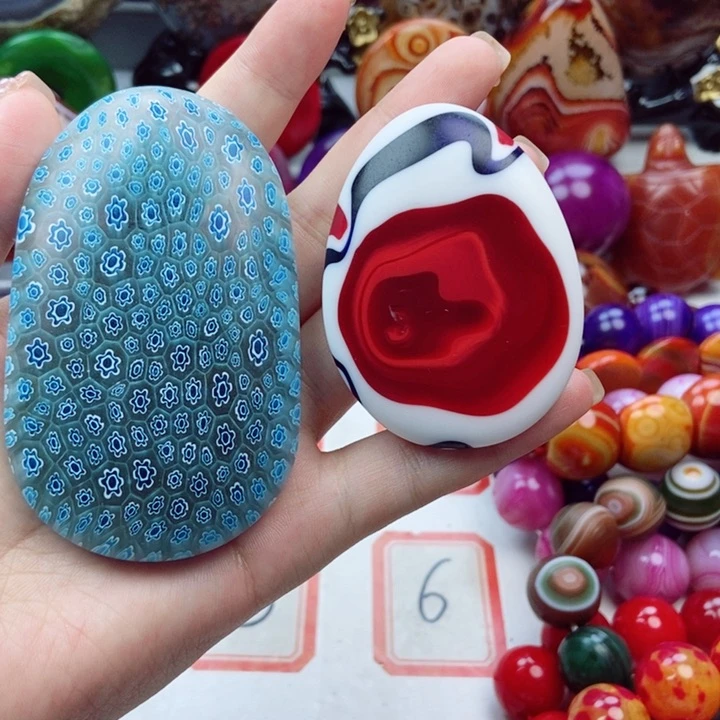 神***明未镶嵌玛瑙/玉髓珠宝奇石