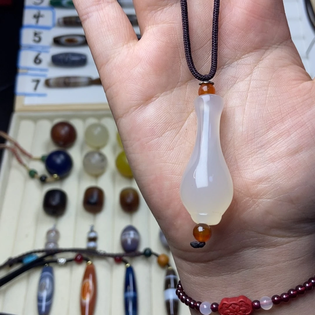 玛瑙/玉髓颈饰未镶嵌