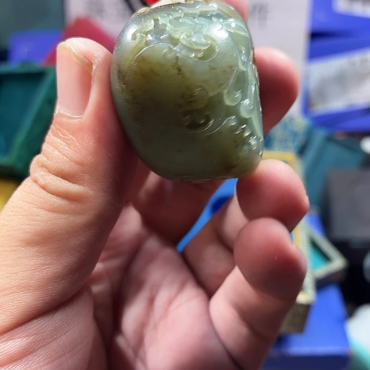 颈饰未镶嵌和田玉（糖玉）