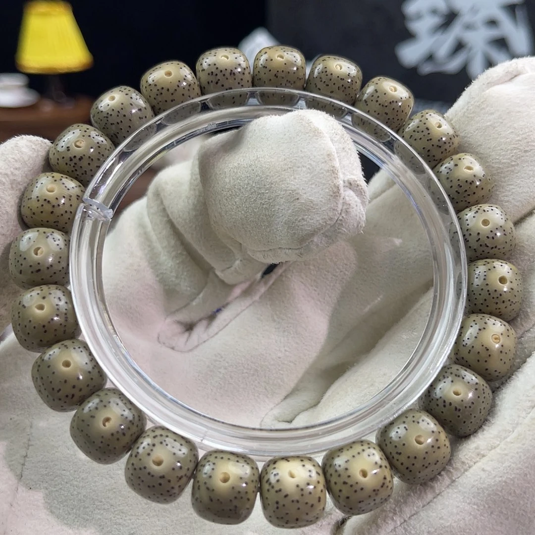 手串星月菩提9号石玉绿魔星点货10×9同枝正月精抛