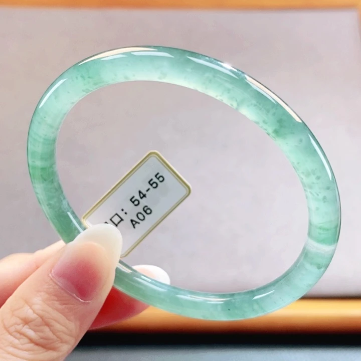 翡翠未镶嵌手镯翡翠手镯75
