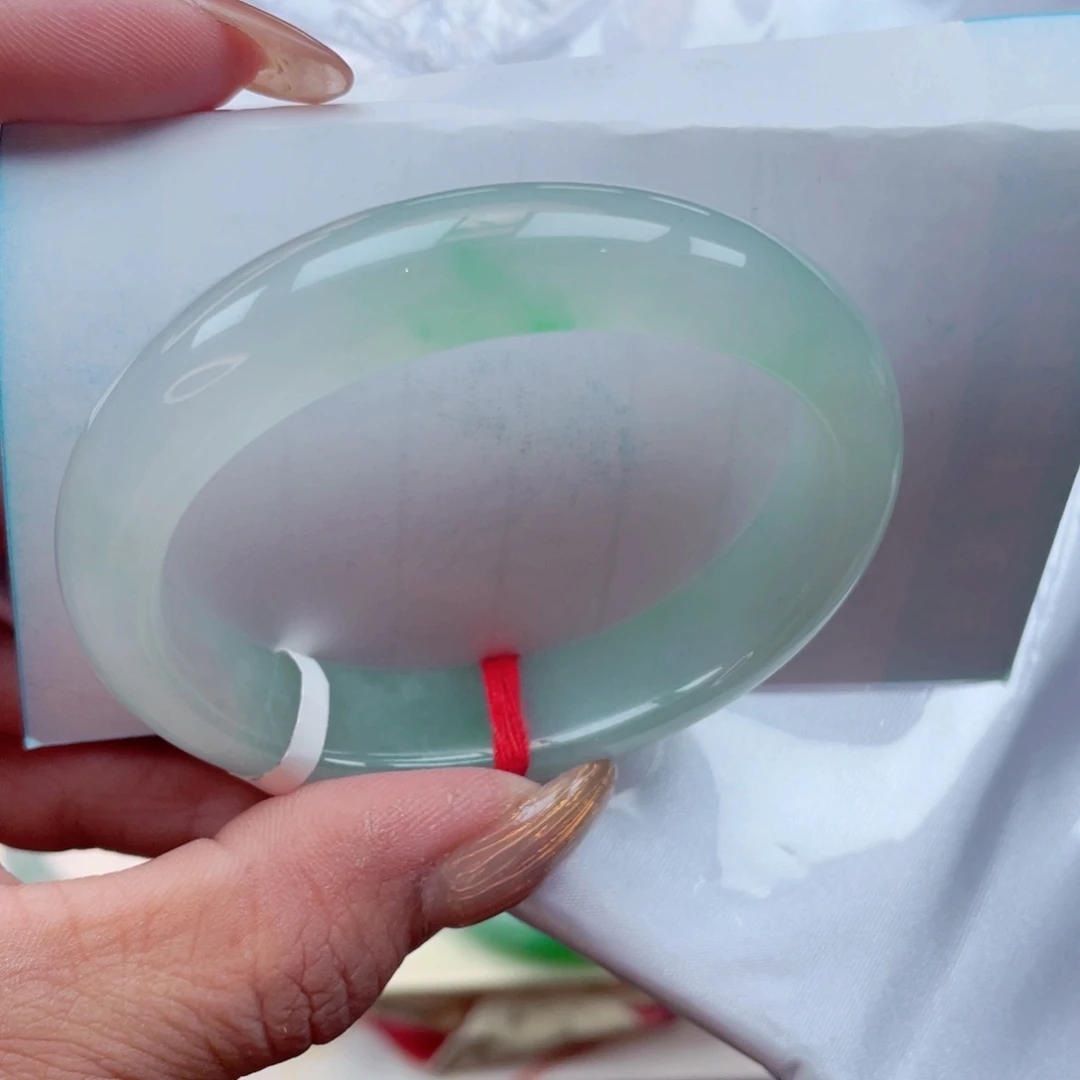 翡翠手镯未镶嵌冰透起光淡绿飘金丝绿贵妃52-53小万战斗机