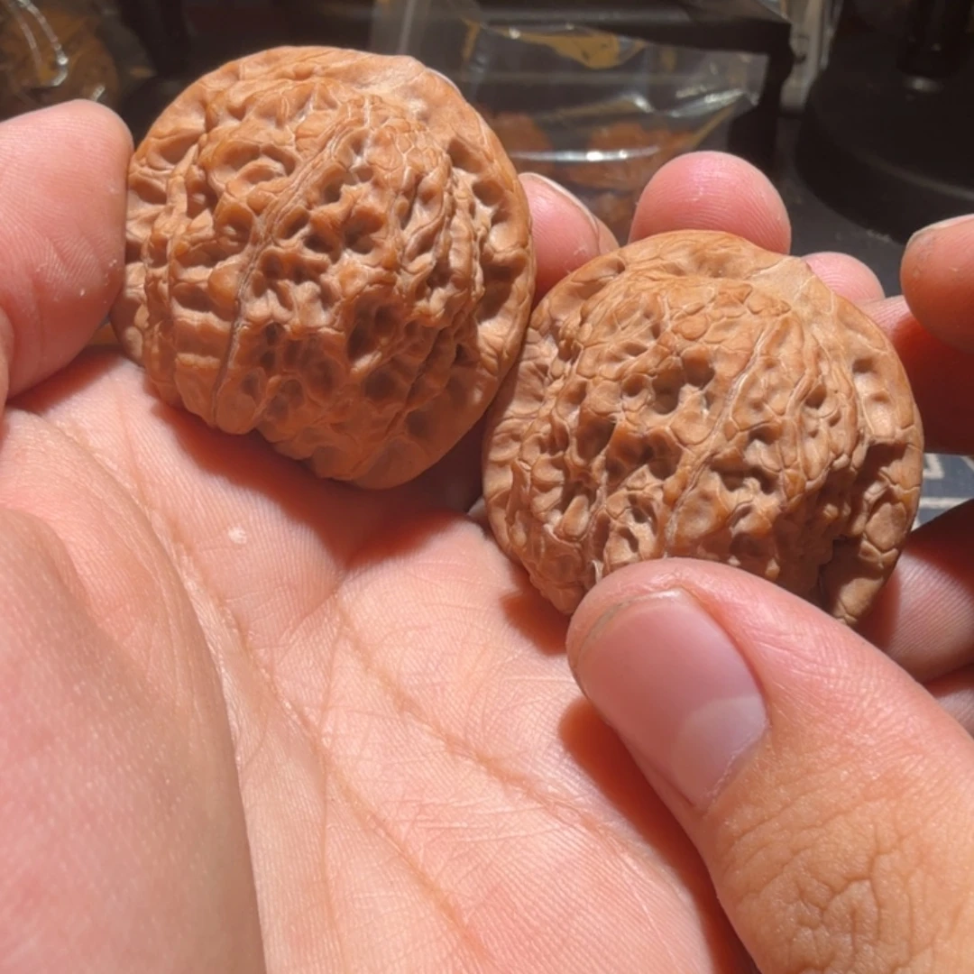 观***瓷猴头核桃把件血麒麟
