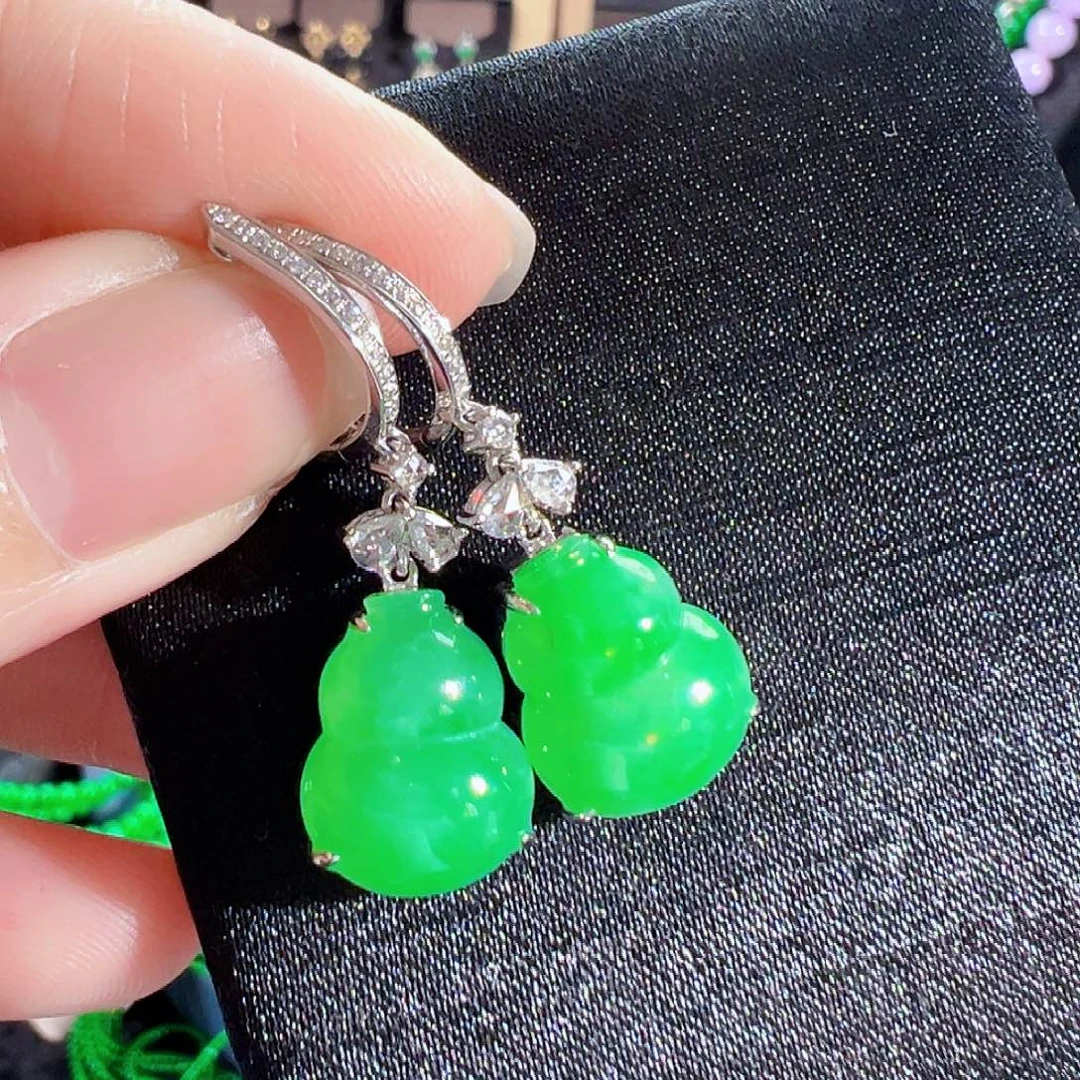 翡翠18K金镶嵌耳饰签收后24小时鉴赏期