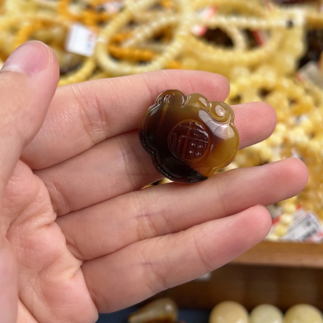 琥珀未镶嵌珠宝奇石