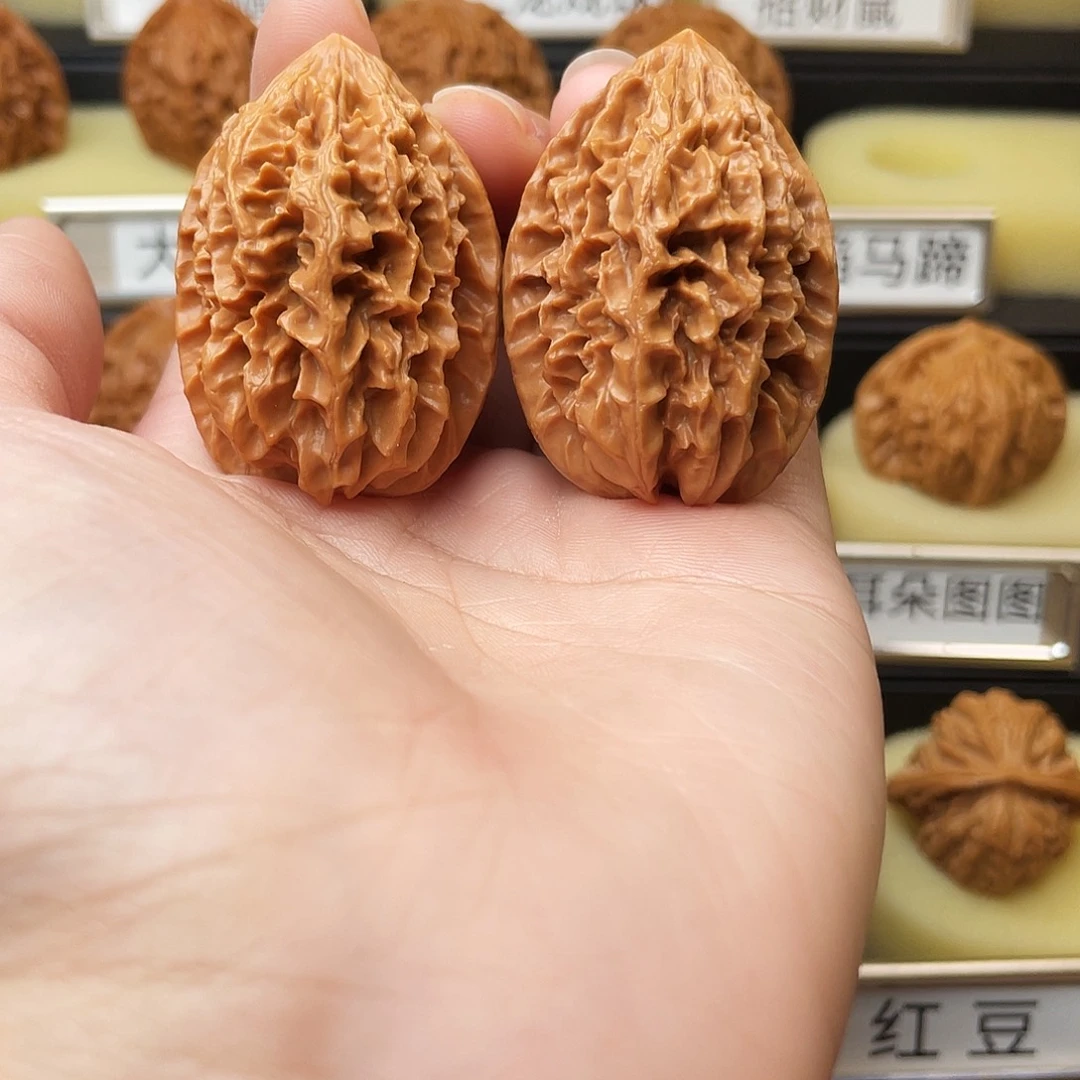 白***石吊坠文玩核桃招财鼠32尺595