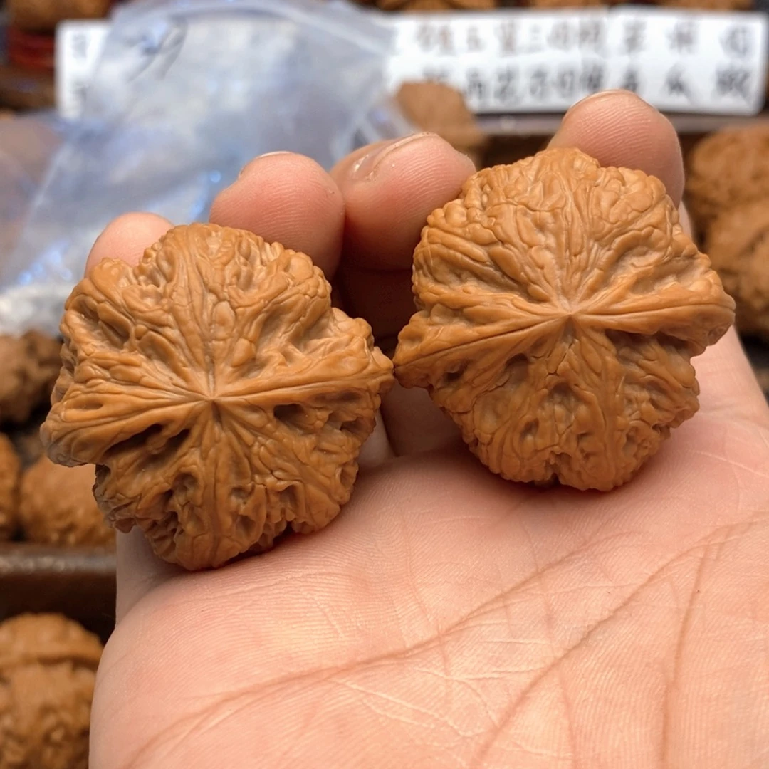 何***生文玩核桃吊坠39尺 全品大粗筋 86