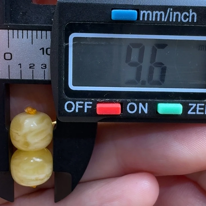 未镶嵌琥珀裸石38