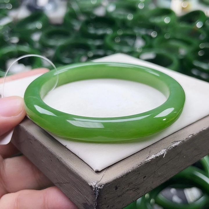 未镶嵌手镯和田玉（碧玉）