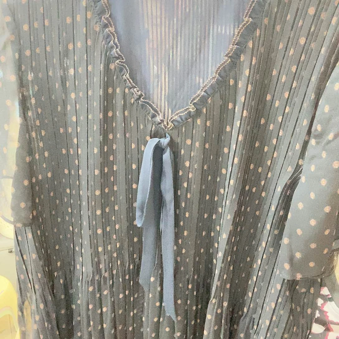 肥肥伊人精品上衣