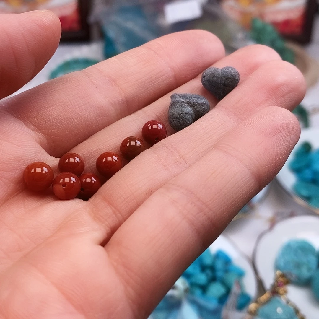 南红玛瑙未镶嵌珠宝奇石