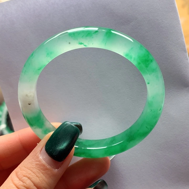 石英质玉未镶嵌手镯