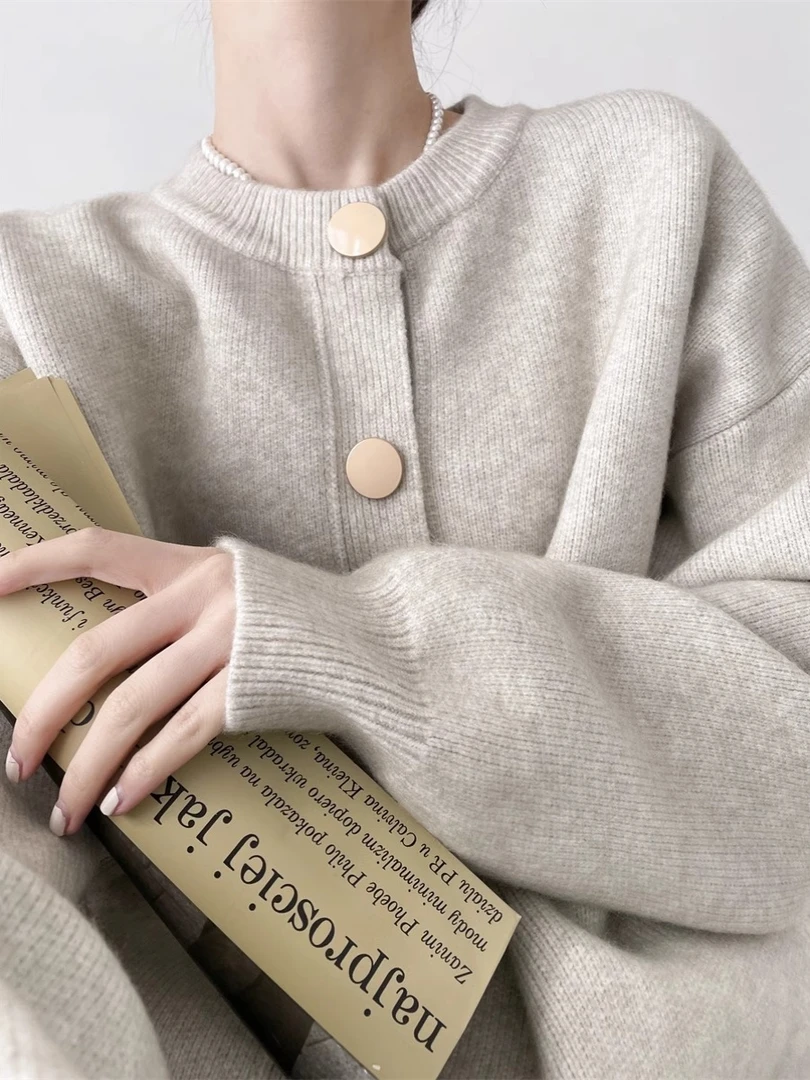 设计感单排扣纯色针织毛衣女外套开衫慵懒宽松圆领秋冬季新款上衣