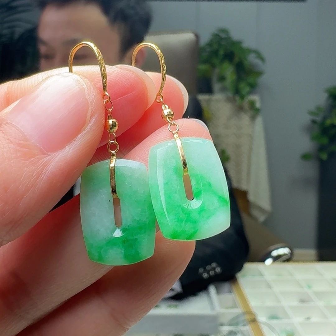 翡翠18K金镶嵌耳饰天然