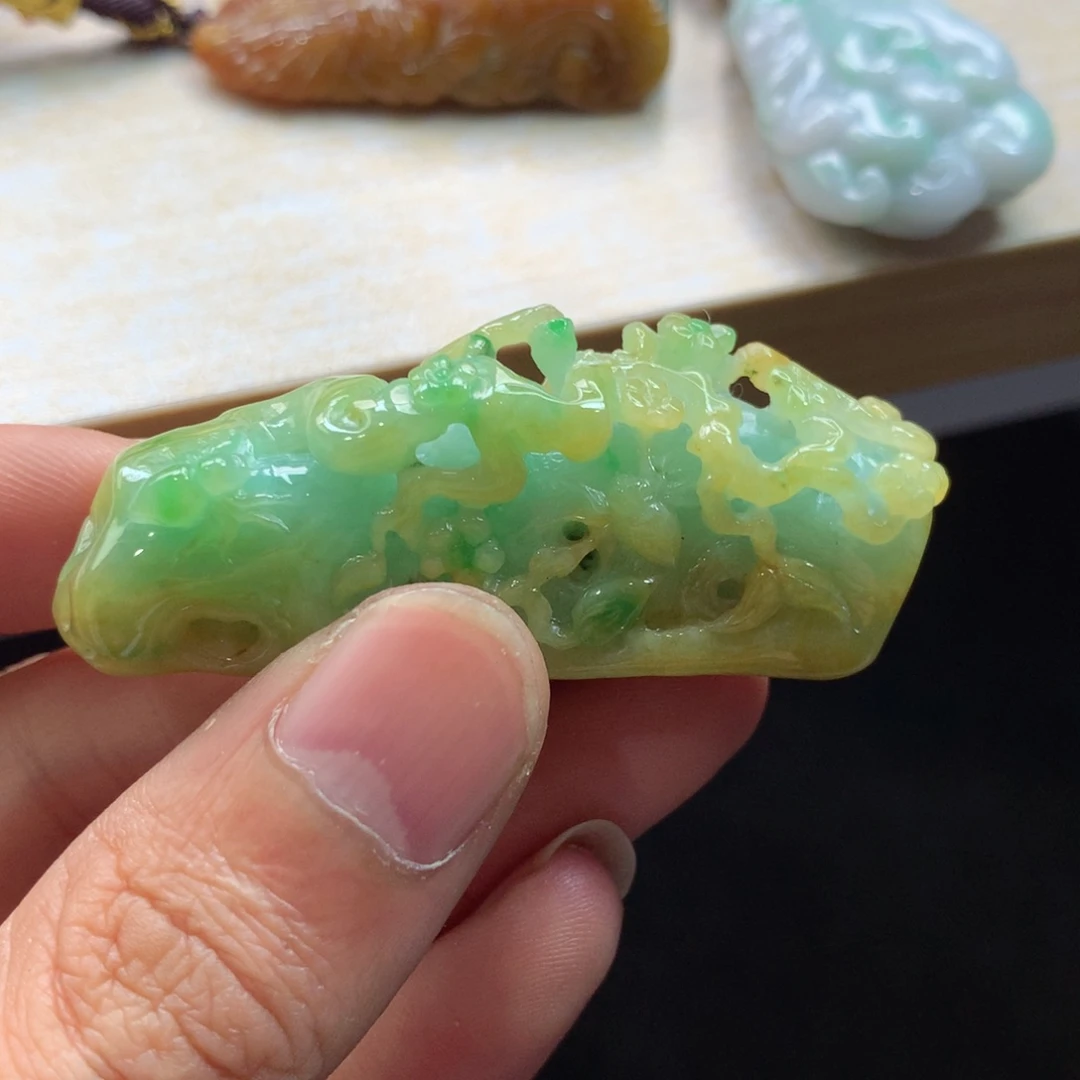 颈饰未镶嵌翡翠吊坠