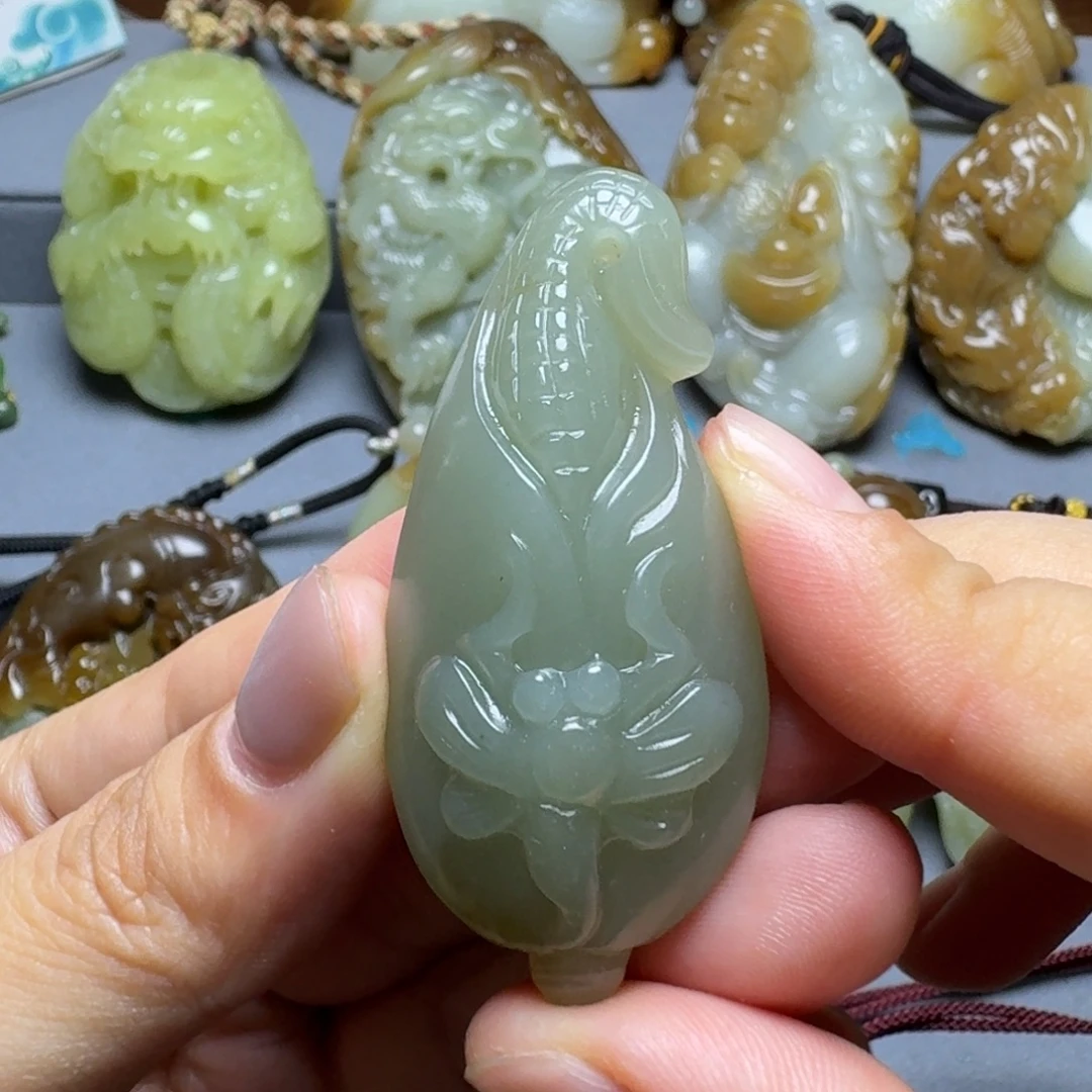 颈饰未镶嵌和田玉