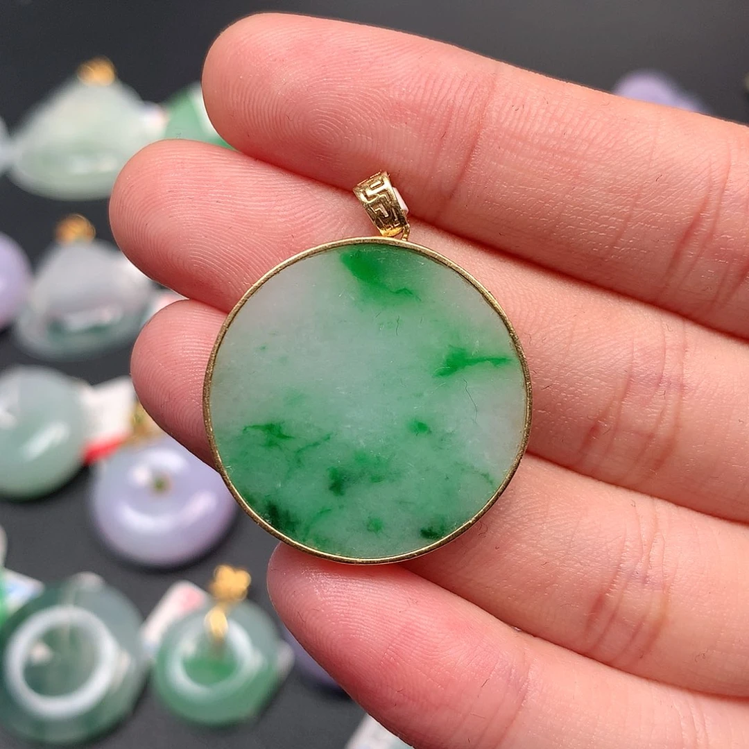 颈饰18K金镶嵌翡翠翡翠吊坠