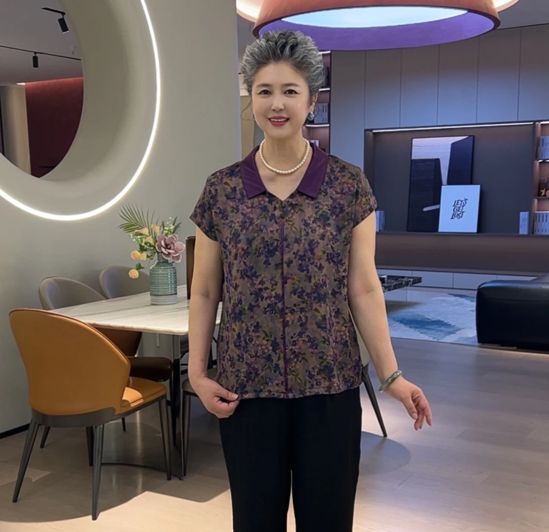 中老年女装夏季女装休闲小衫翻领薄款妈妈装气质时尚碎花短袖套装