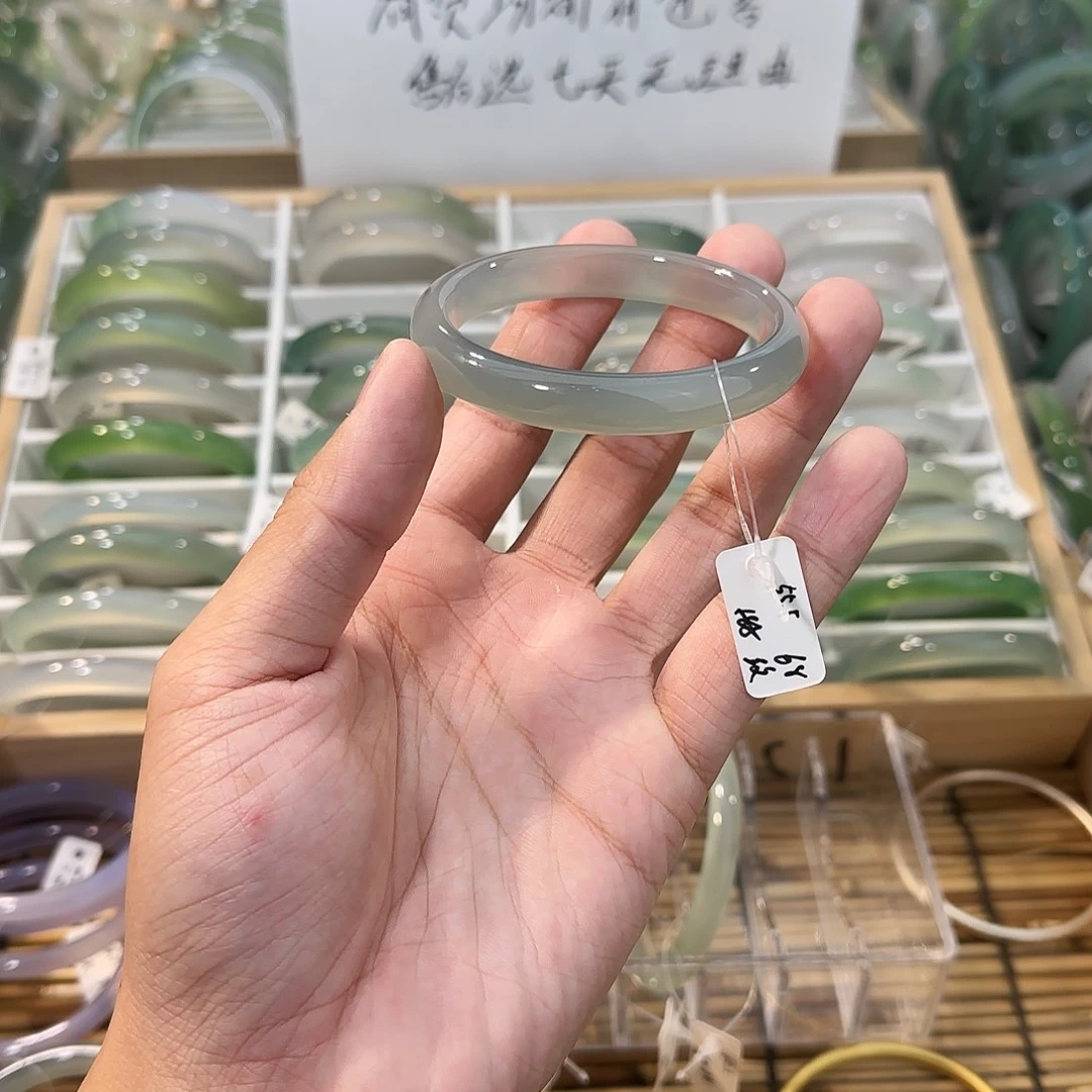 玛瑙/玉髓未镶嵌手镯圈口55.5