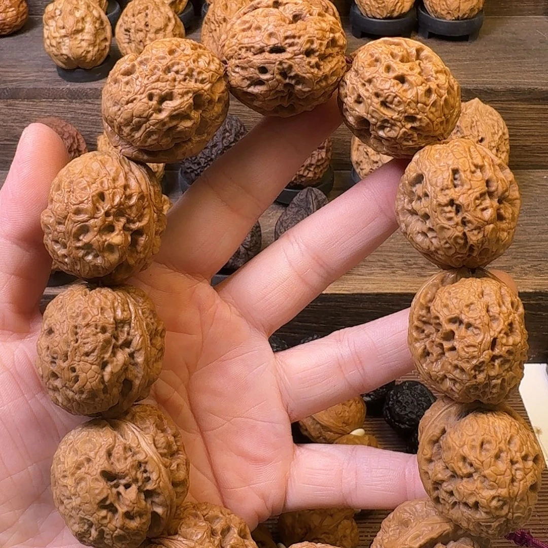 文玩核桃吊坠24颠狮蟾王手持33尺寸