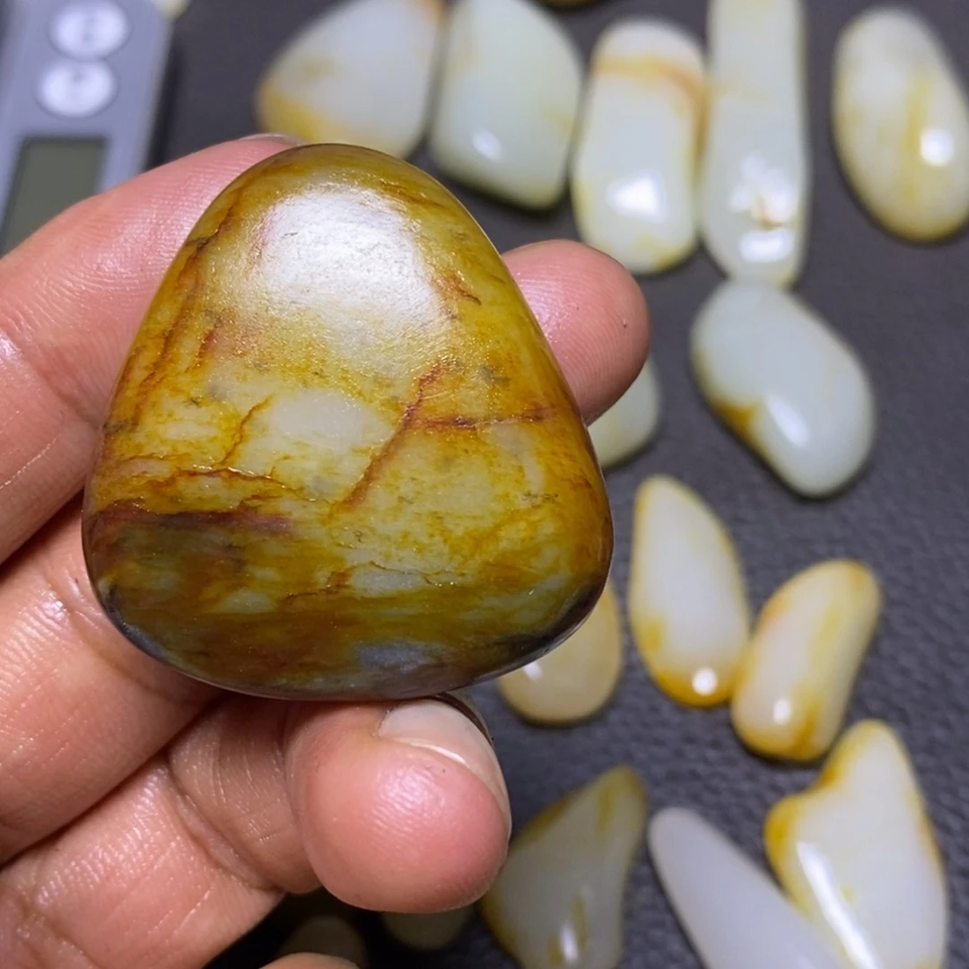 未镶嵌和田玉（糖玉）挂件