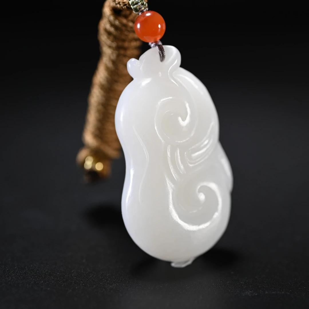 LOT8834 和田玉灵芝如意挂件/保利