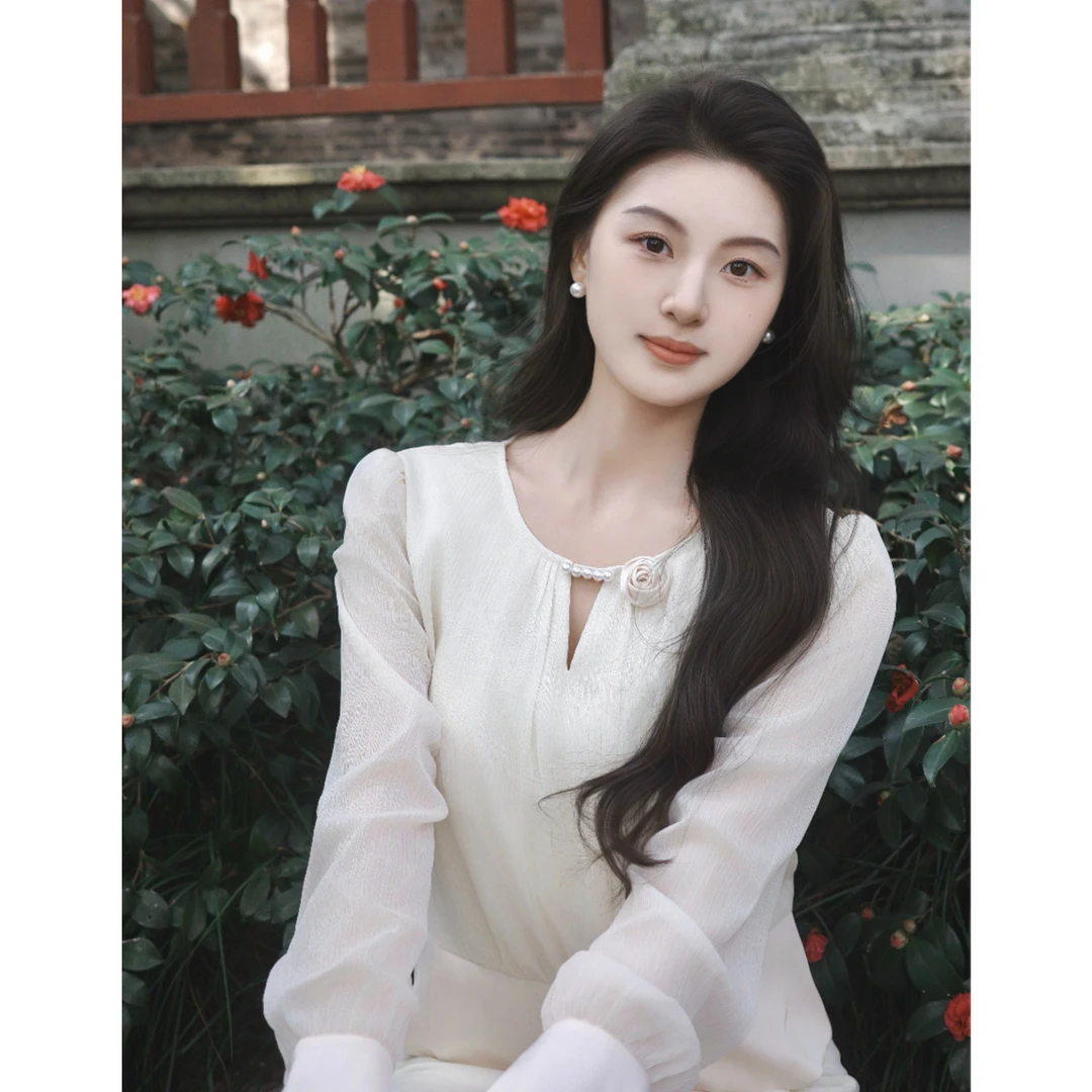 Koradior/珂莱蒂尔时尚优雅圆领设计感衬衫上衣KD04395D1