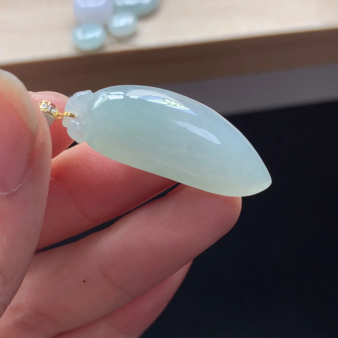 颈饰未镶嵌翡翠吊坠