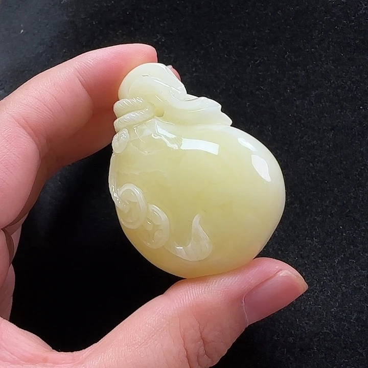 未镶嵌蜜蜡珠宝奇石