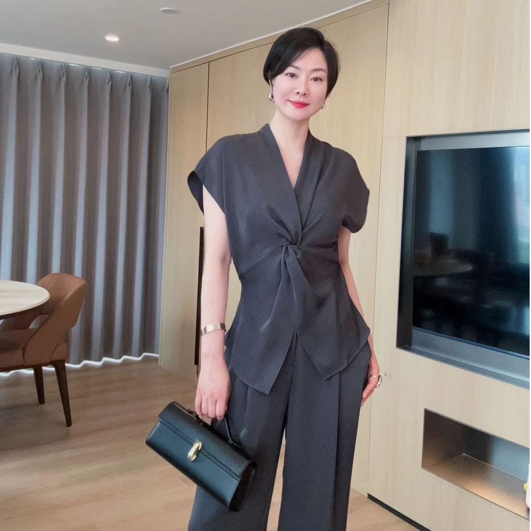 【特价】夏季套装v领纽结设计显瘦套装X256