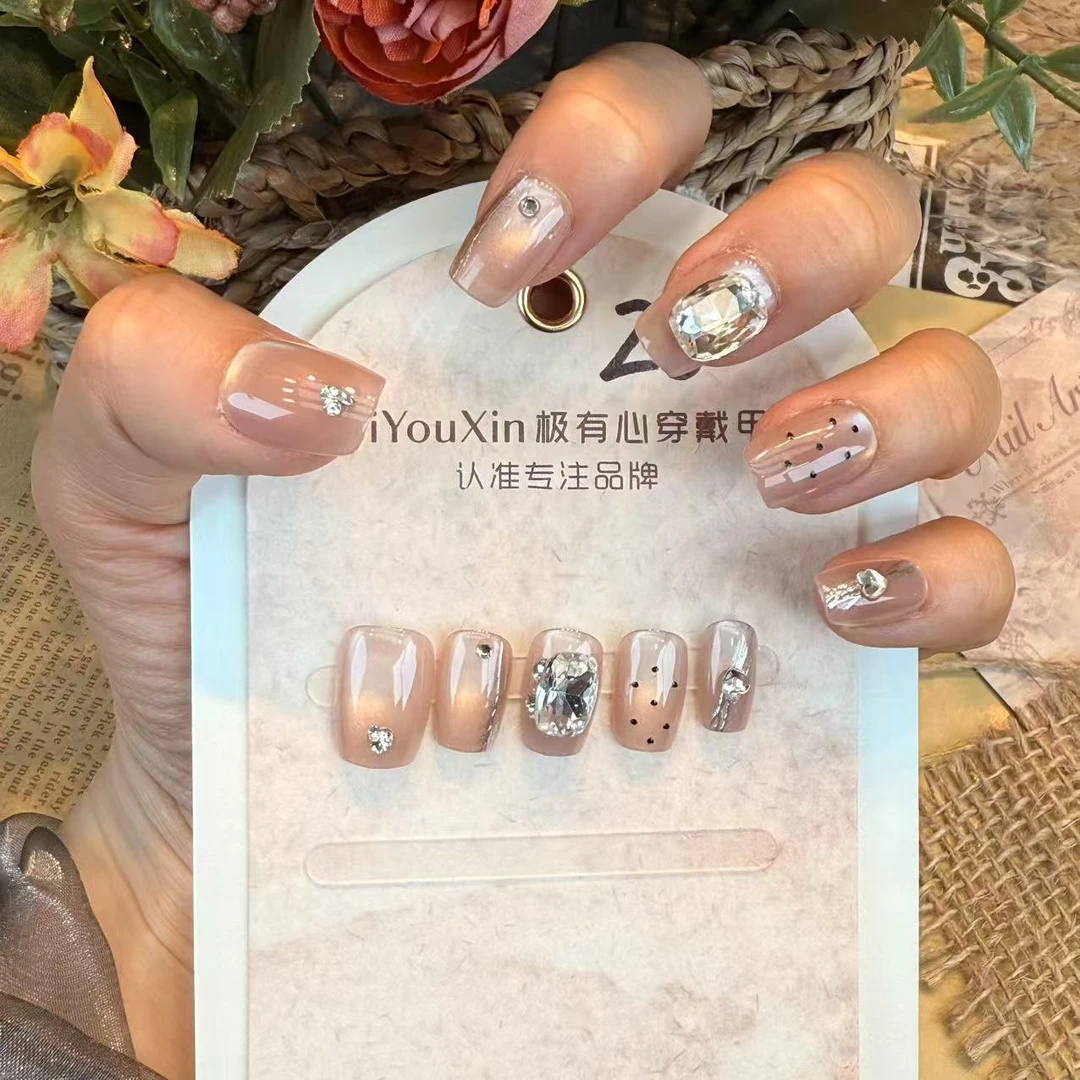 半手工美甲穿戴甲猫眼多巴胺杏仁甲短中长款轻奢美甲贴片显白气质