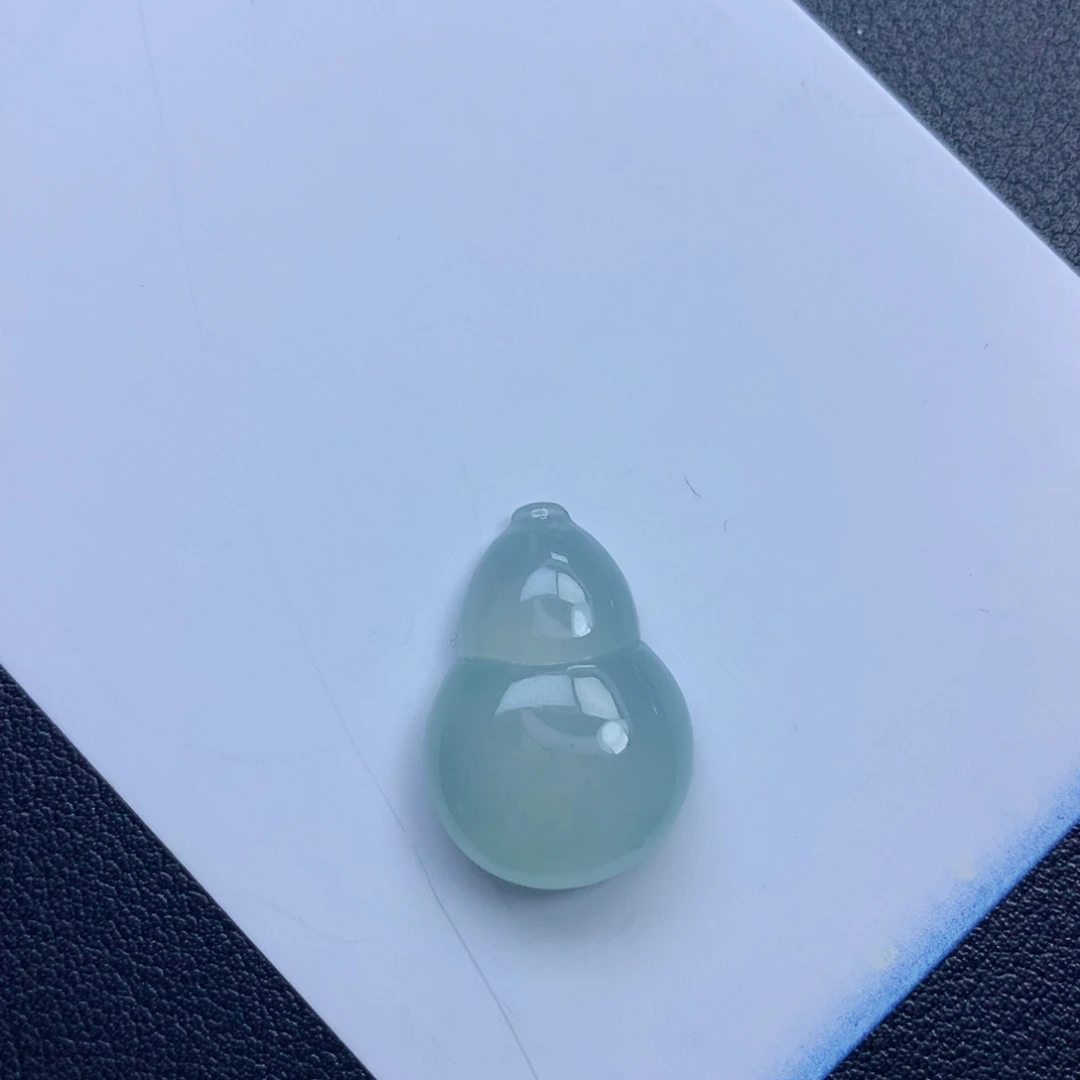 翡翠颈饰未镶嵌葫芦