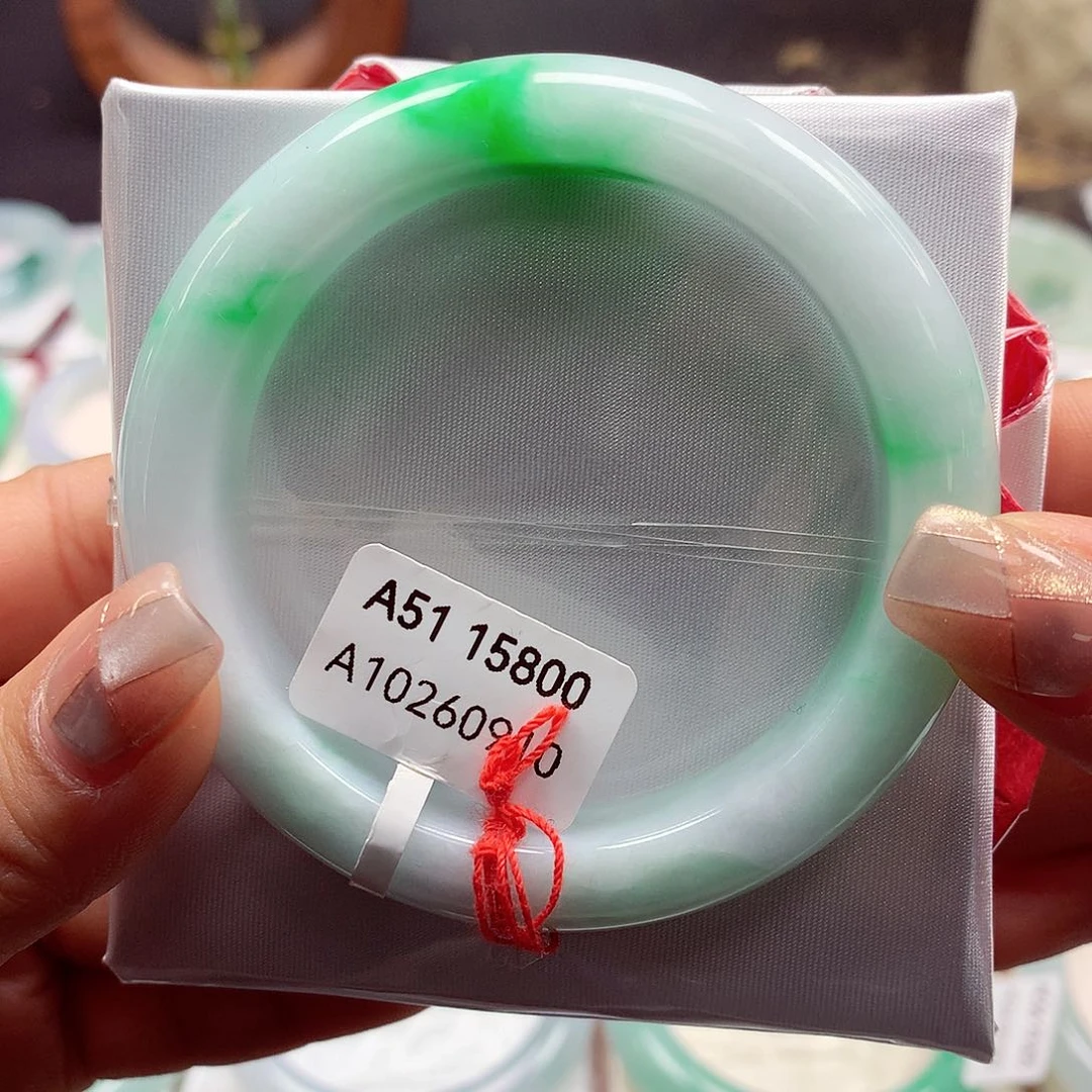 翡翠手镯未镶嵌51正61号88