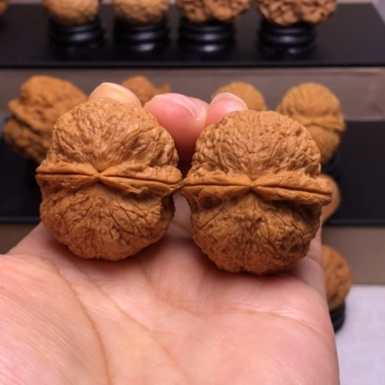 文玩核桃把件鱼子纹绣球39