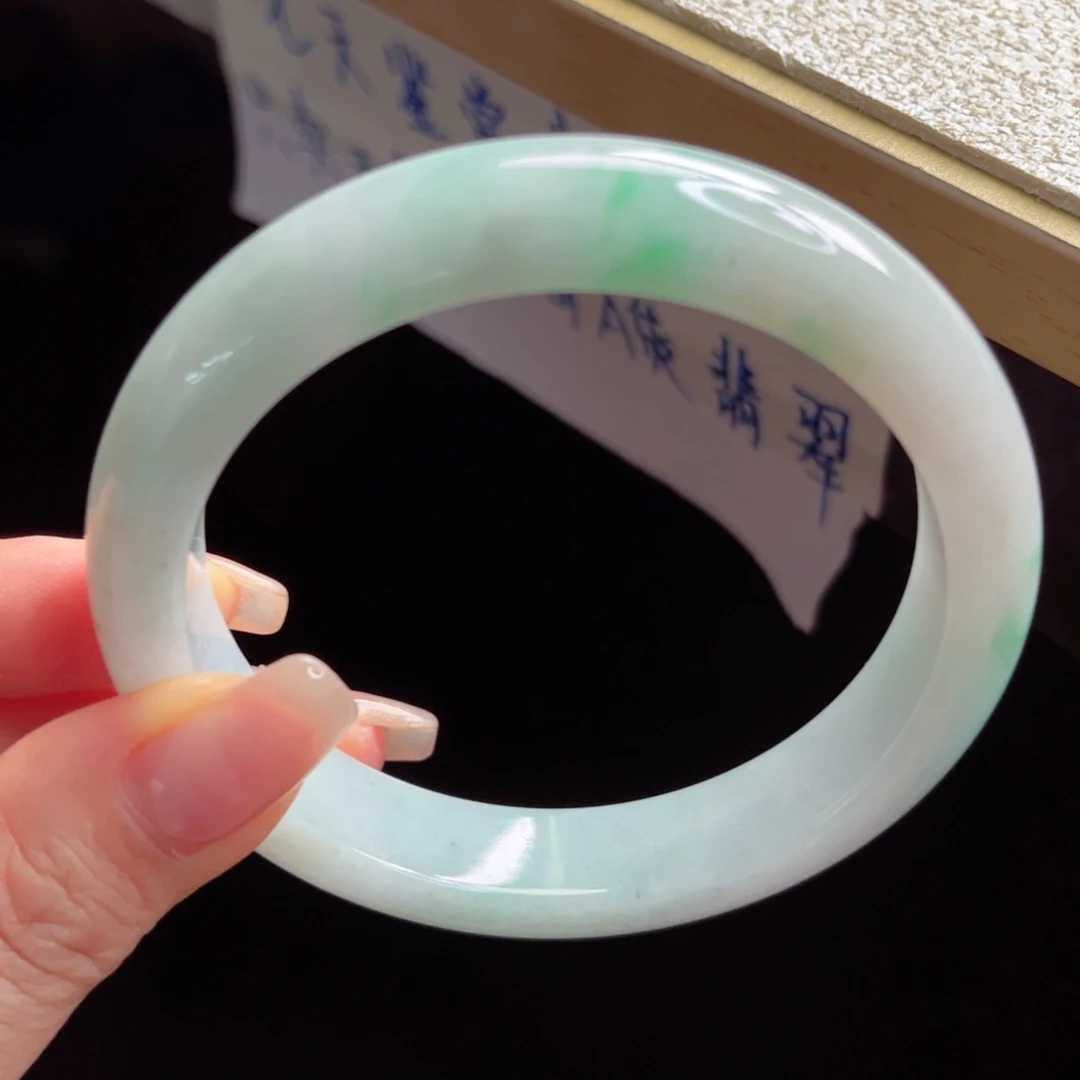 未镶嵌手镯翡翠手镯