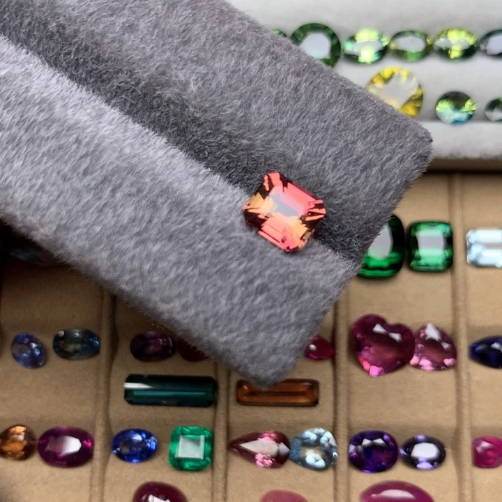 未镶嵌裸石一粒碧玺